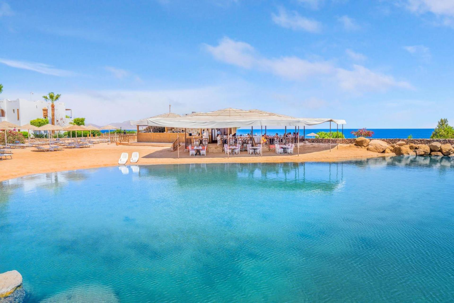 Domina Coral Bay Resort, Diving , Spa & Casino Шарм ел-Шейх Екстериор снимка The beach at the Dead Sea
