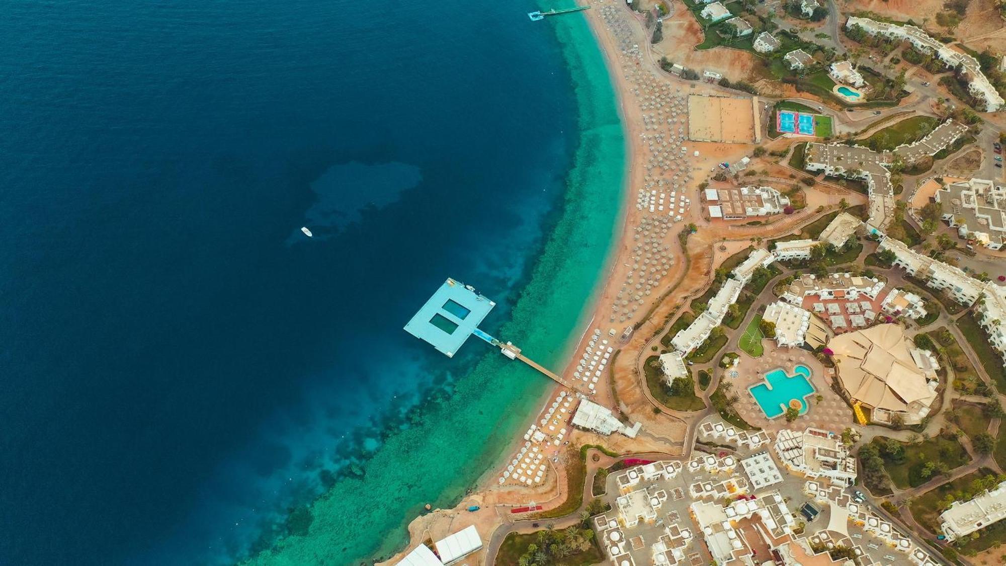 Domina Coral Bay Resort, Diving , Spa & Casino Шарм ел-Шейх Екстериор снимка Aerial view of the bay